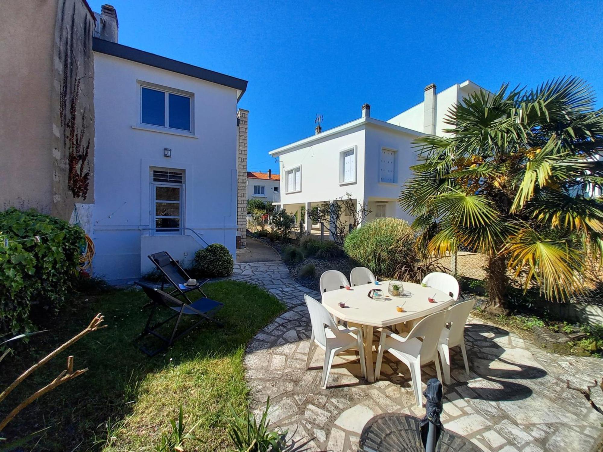 Villa - Maison Des Annees 50 Renovee A Proximite De La De Foncillon